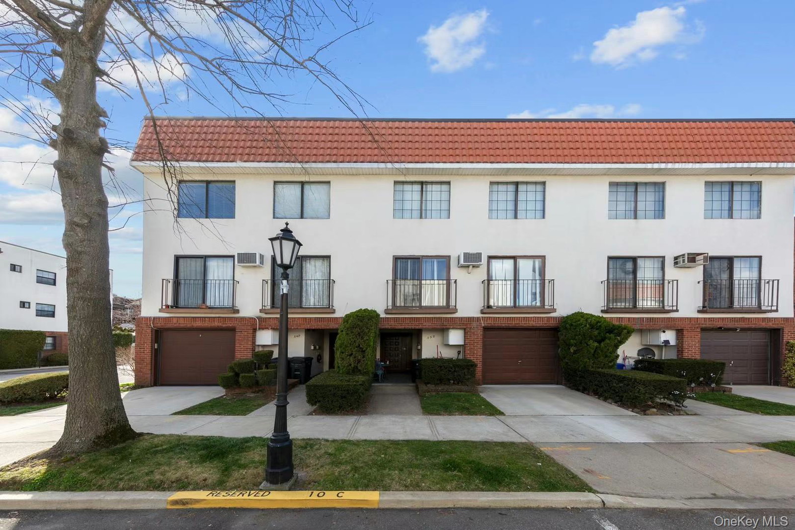 340 Julius Rd Unit 9D