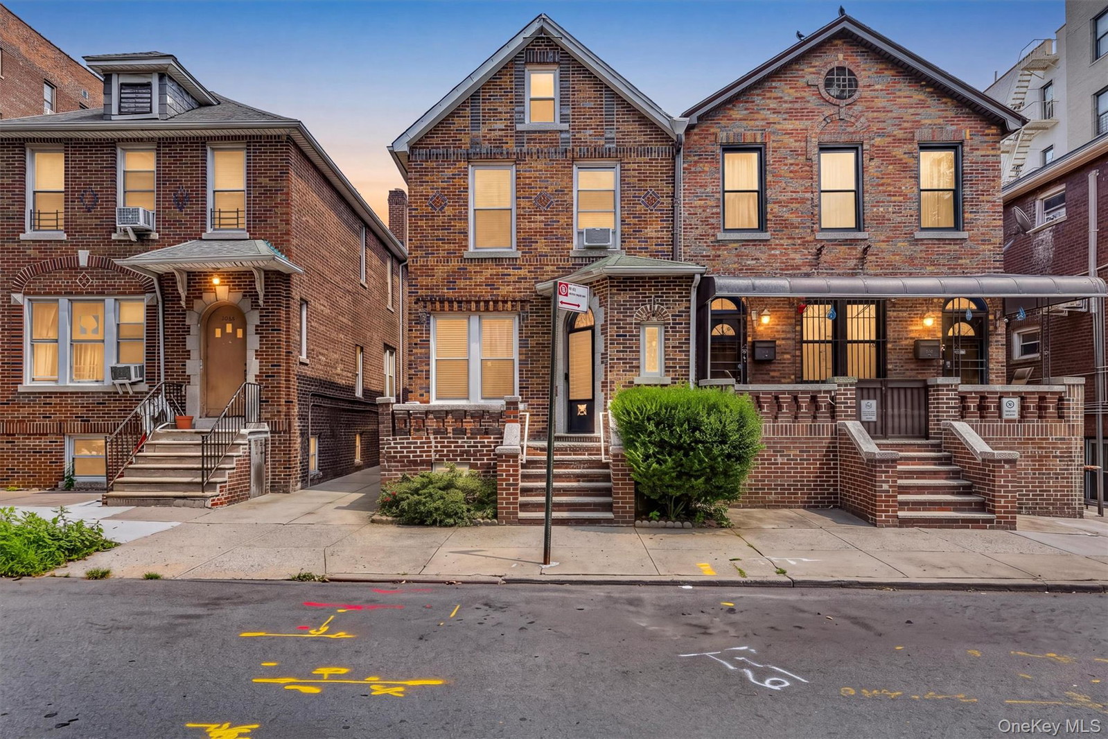 2218 Holland Ave