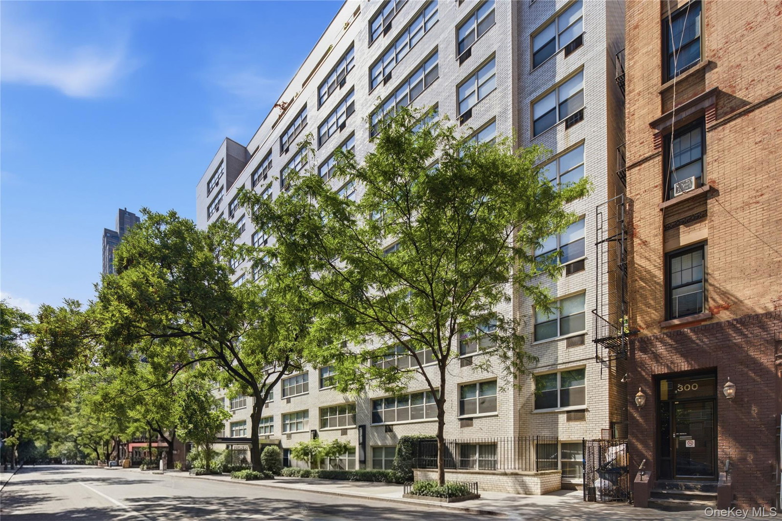 310 E 70th Street Unit 5C