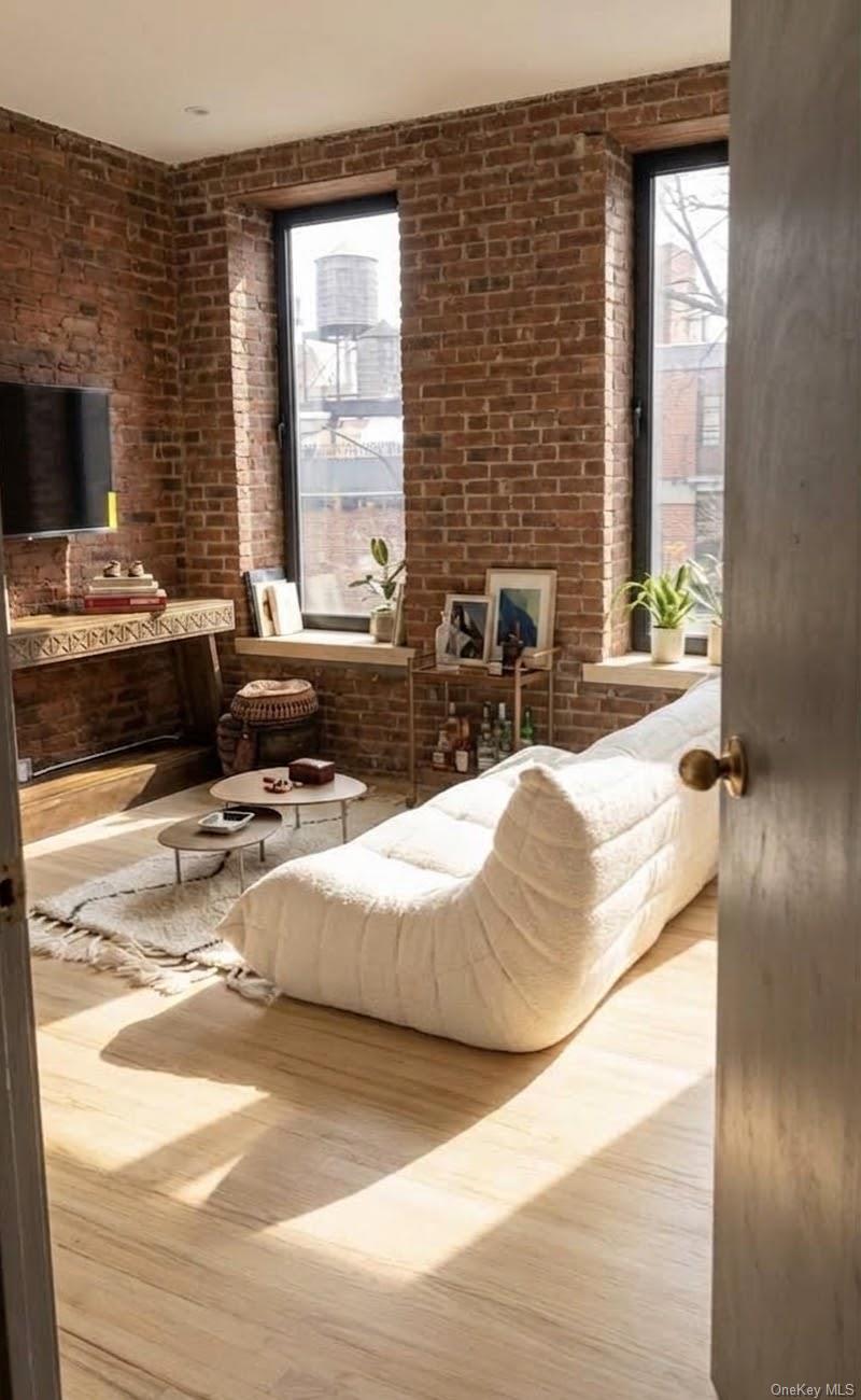 437 W 43rd Street Unit 1