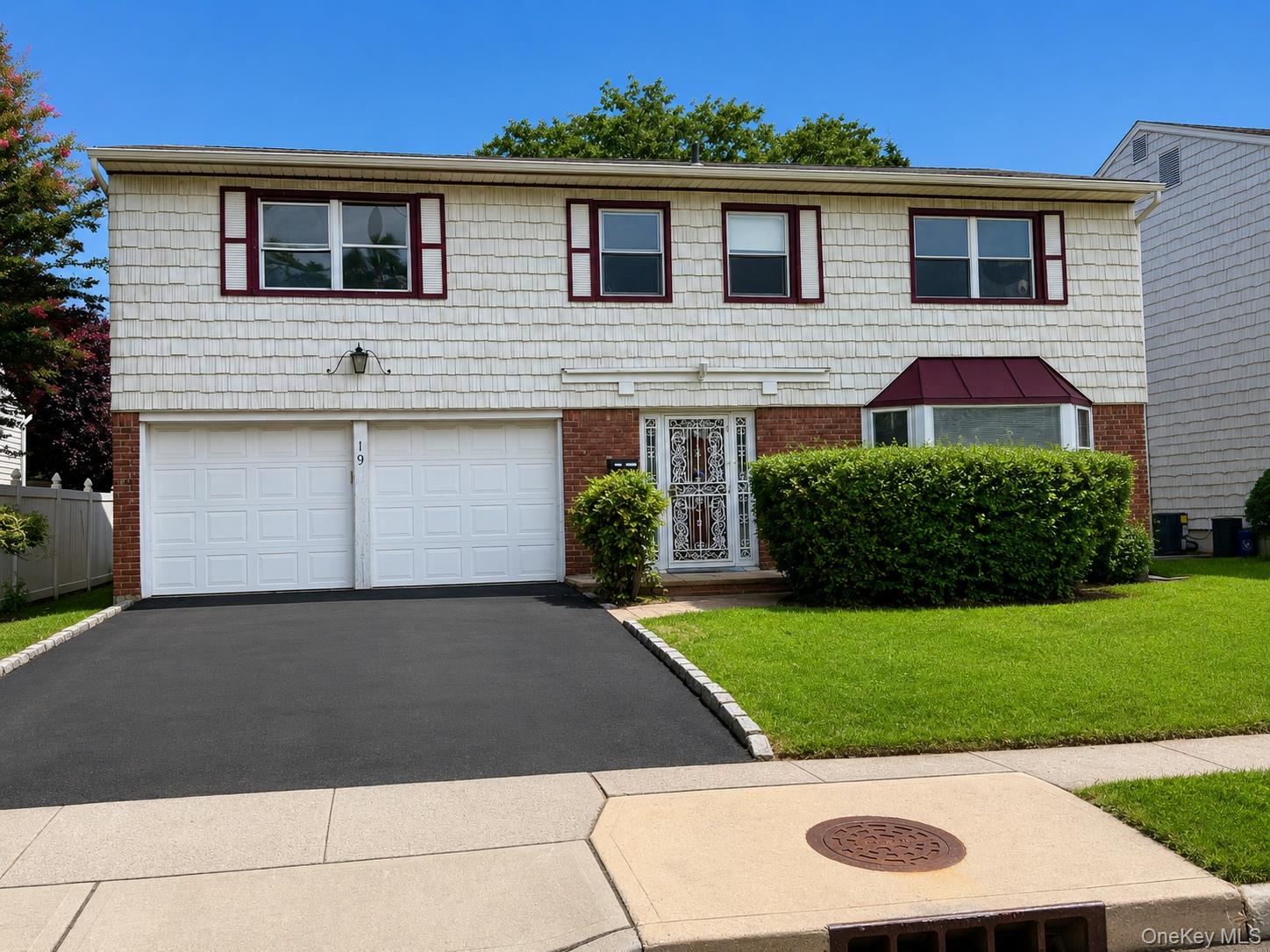 19 Valley Greens Dr