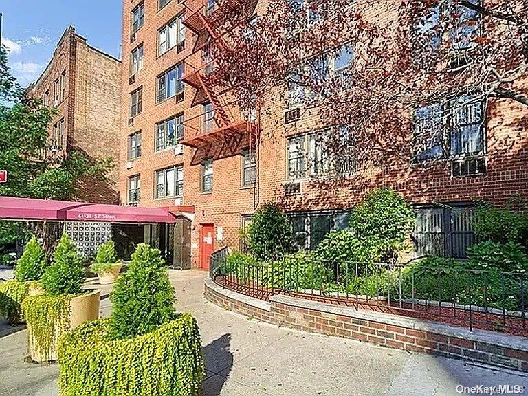 4131 51st St Unit 6M