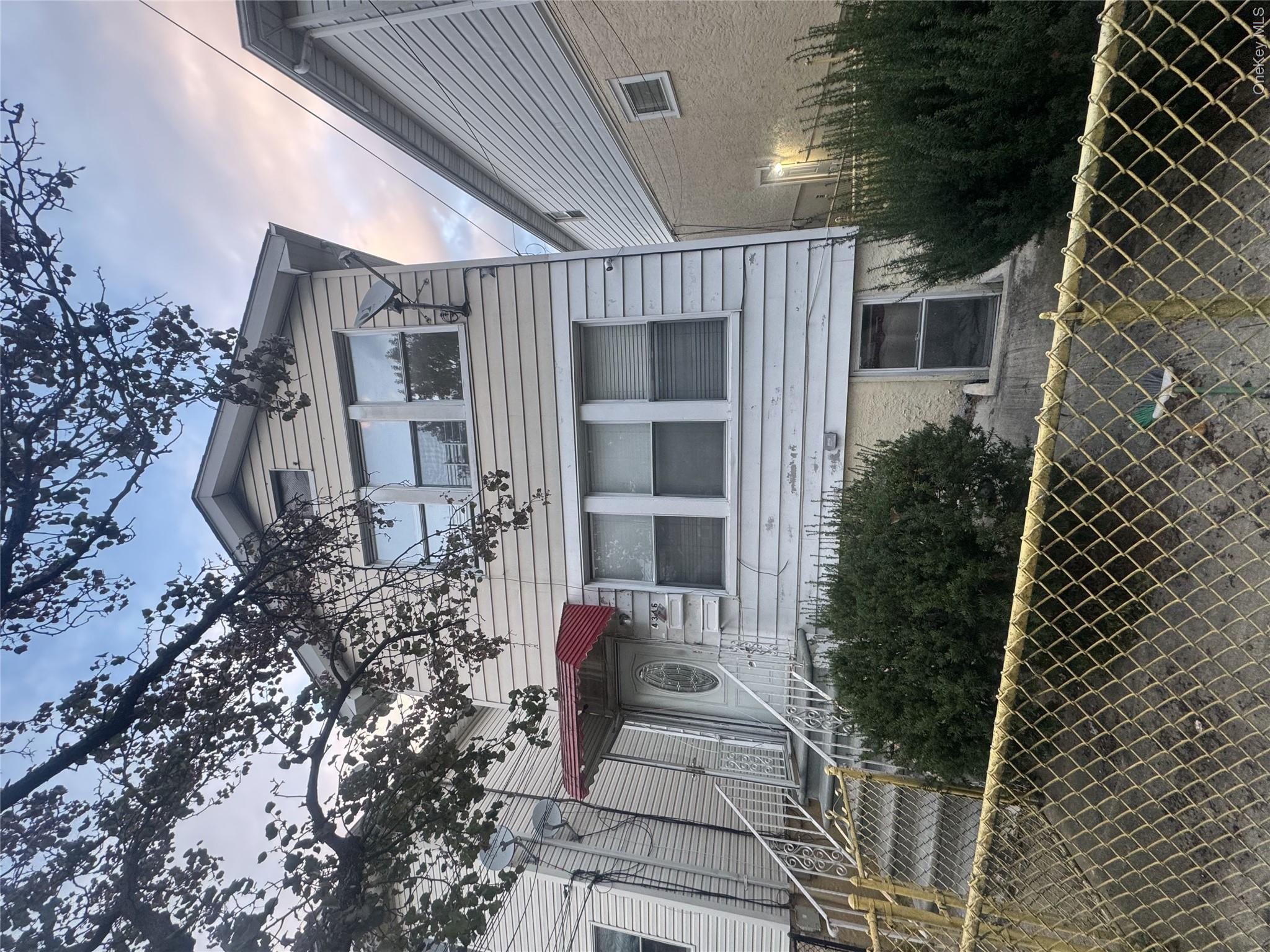 4346 Edson Ave