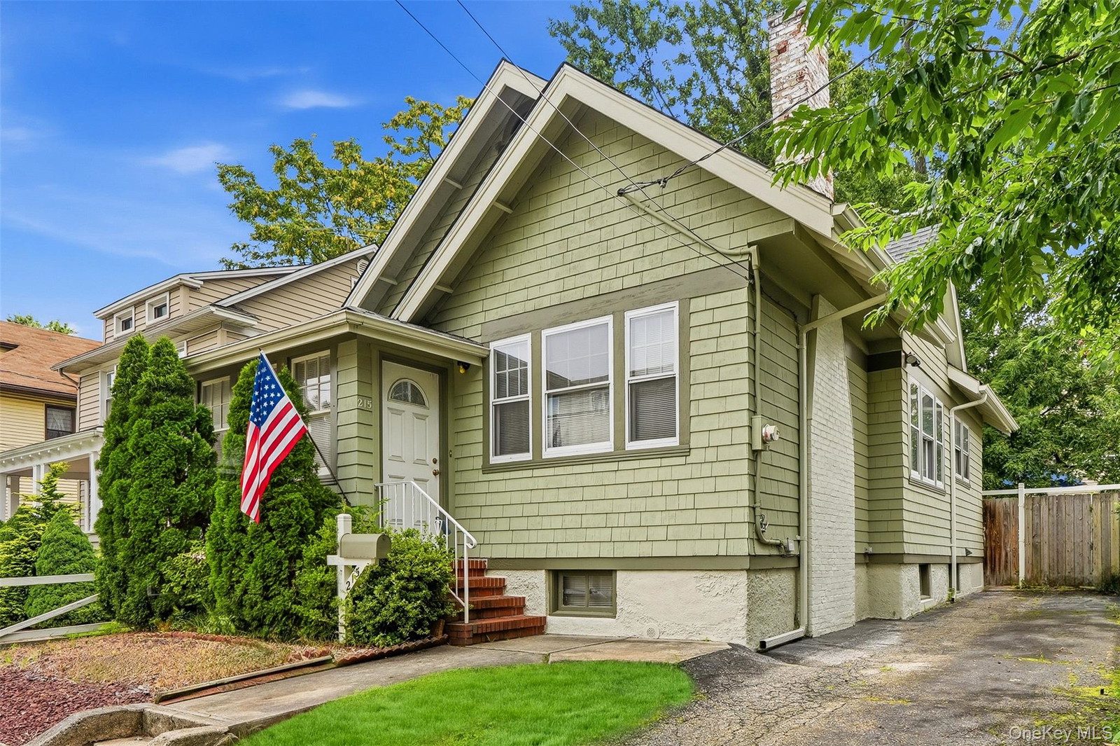 215 Demorest Ave