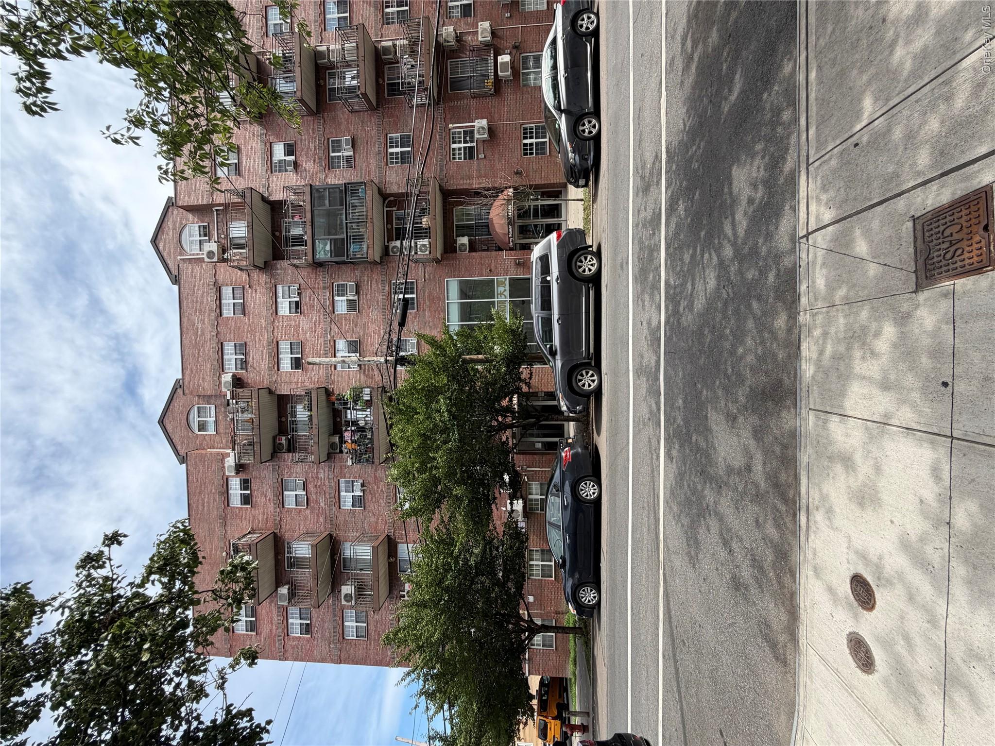 14118 Cherry Ave Unit 6G