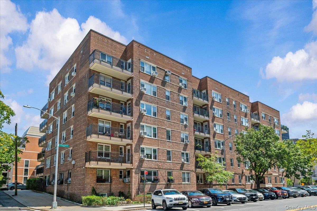 3720 Independence Ave Unit 5F