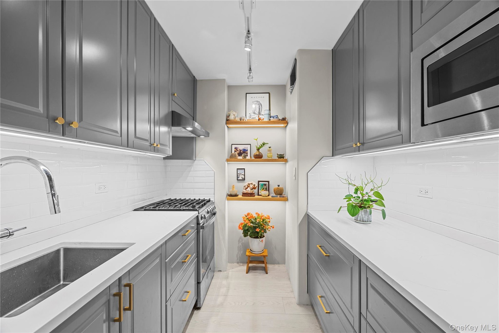 4140 Union St Unit 4M