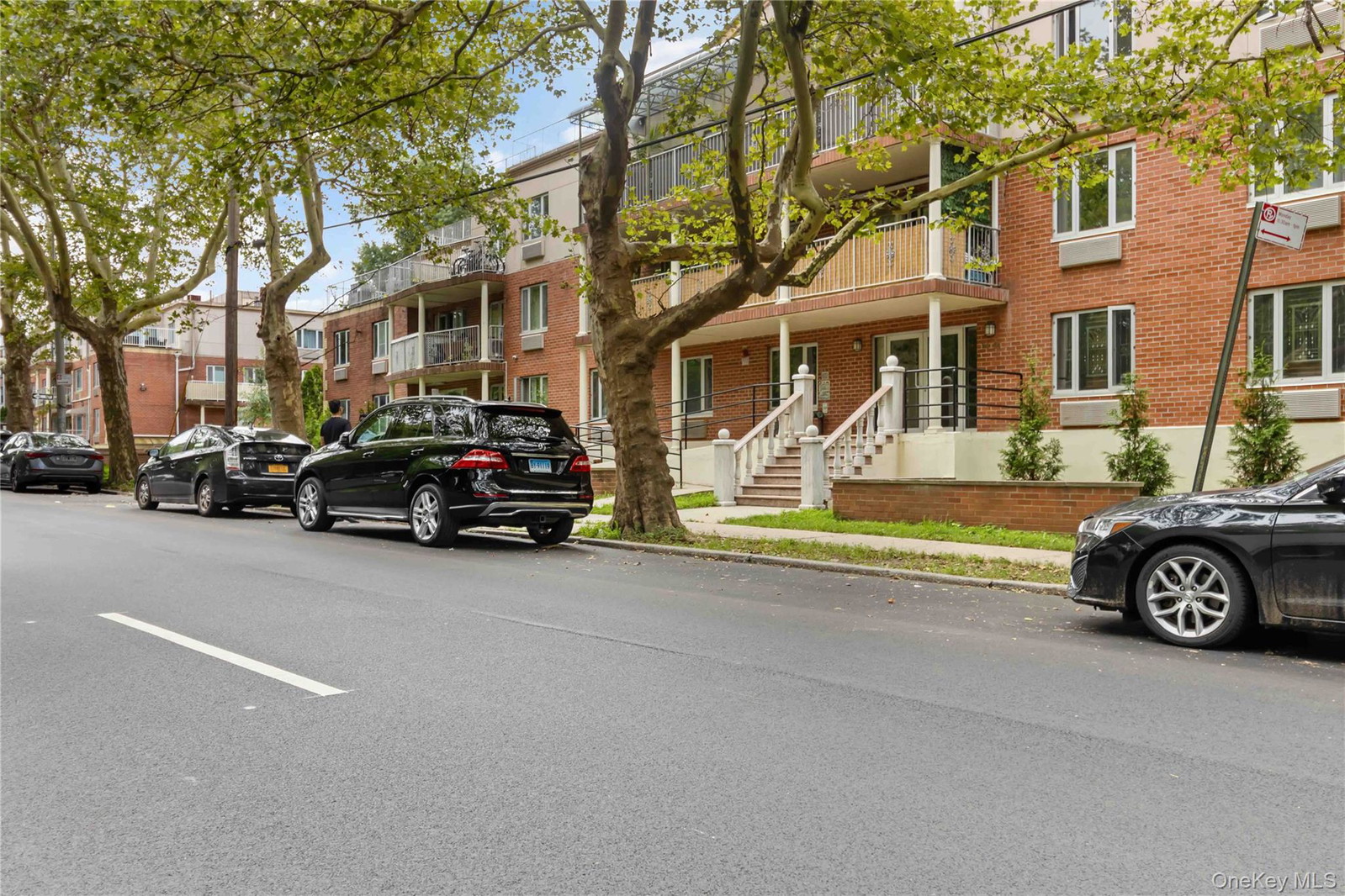 6434 Grand Central Pkwy Unit 1E