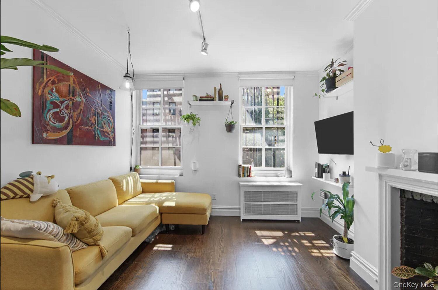 102 Greenwich Avenue Unit 7