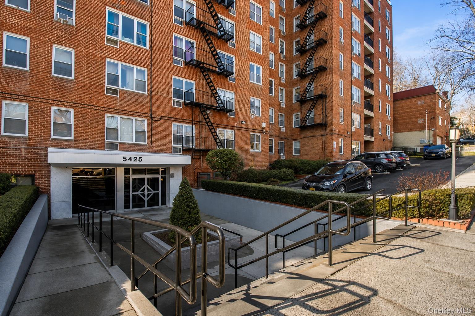 5425 Valles Ave Unit 3F