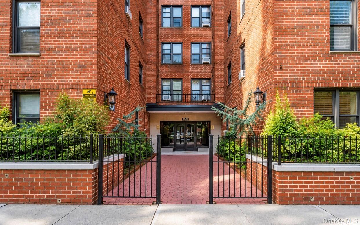 3730 83rd St Unit 5L