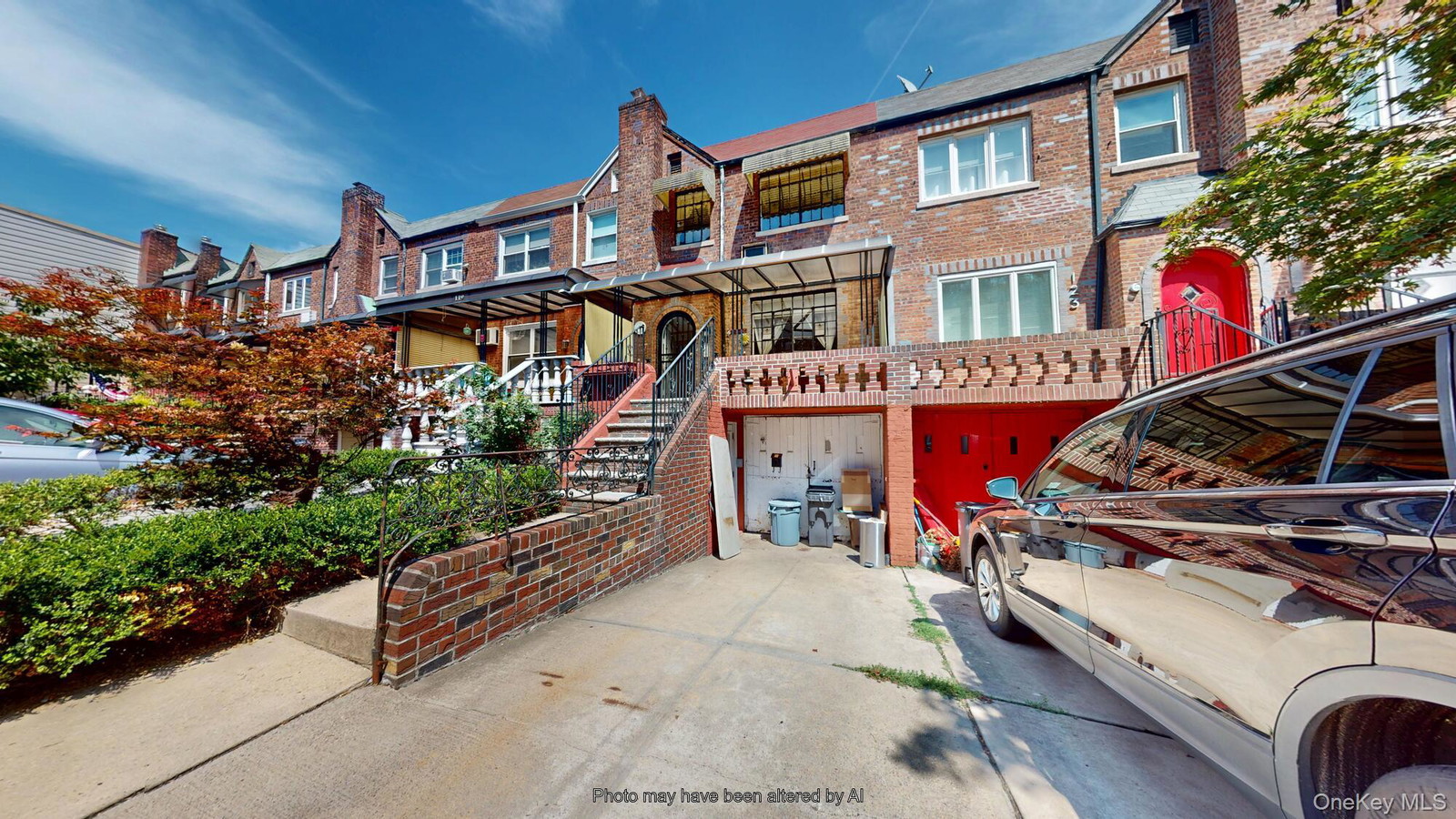 121 E 2nd St