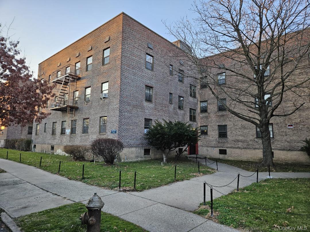 144-17 79 Avenue Unit 2D