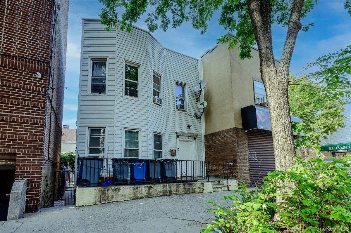 719 Van Nest Ave
