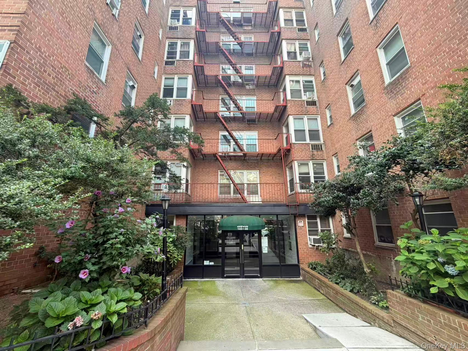 14340 41st Ave Unit 4H