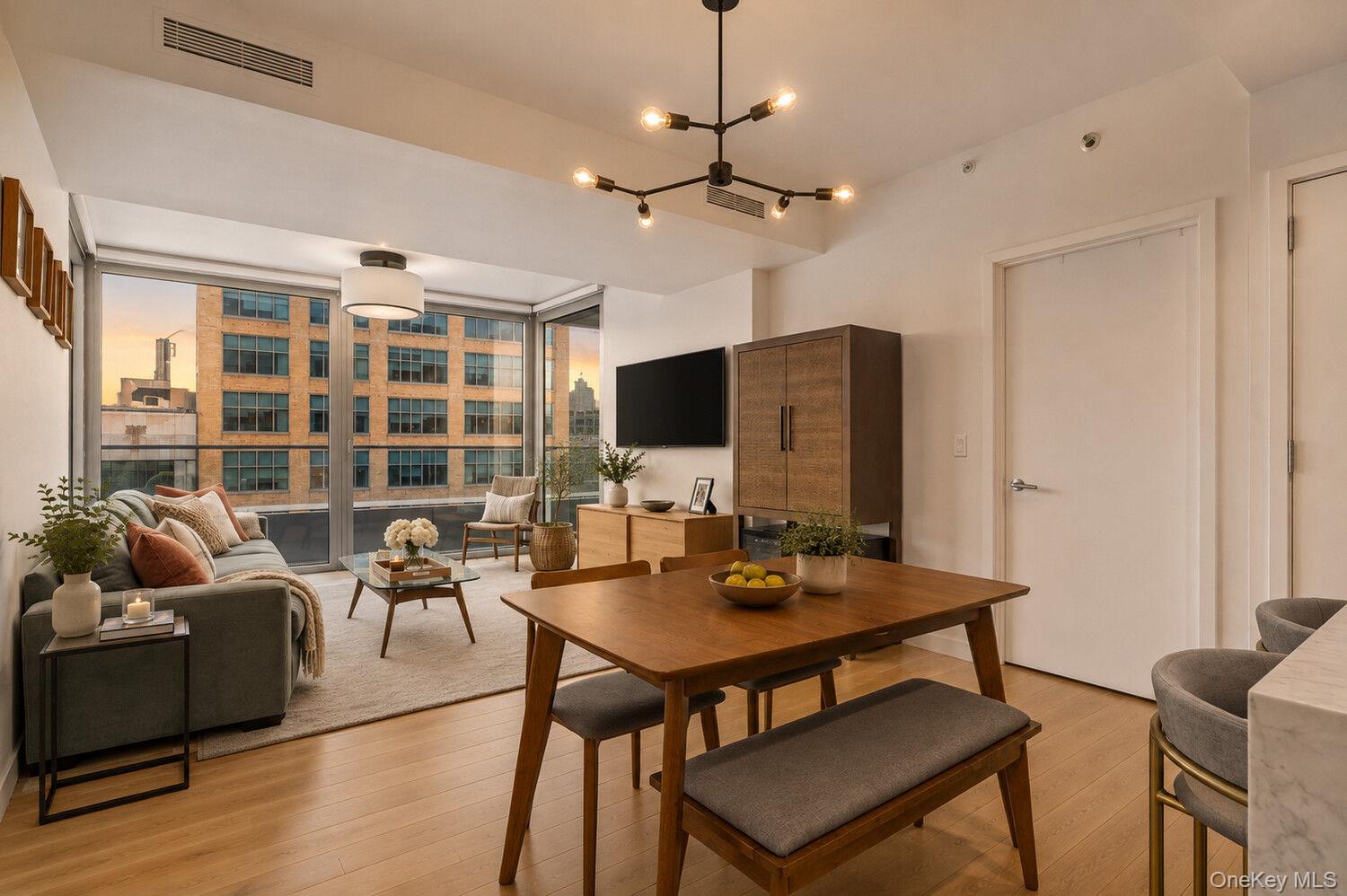 547 W 47th Street Unit 811