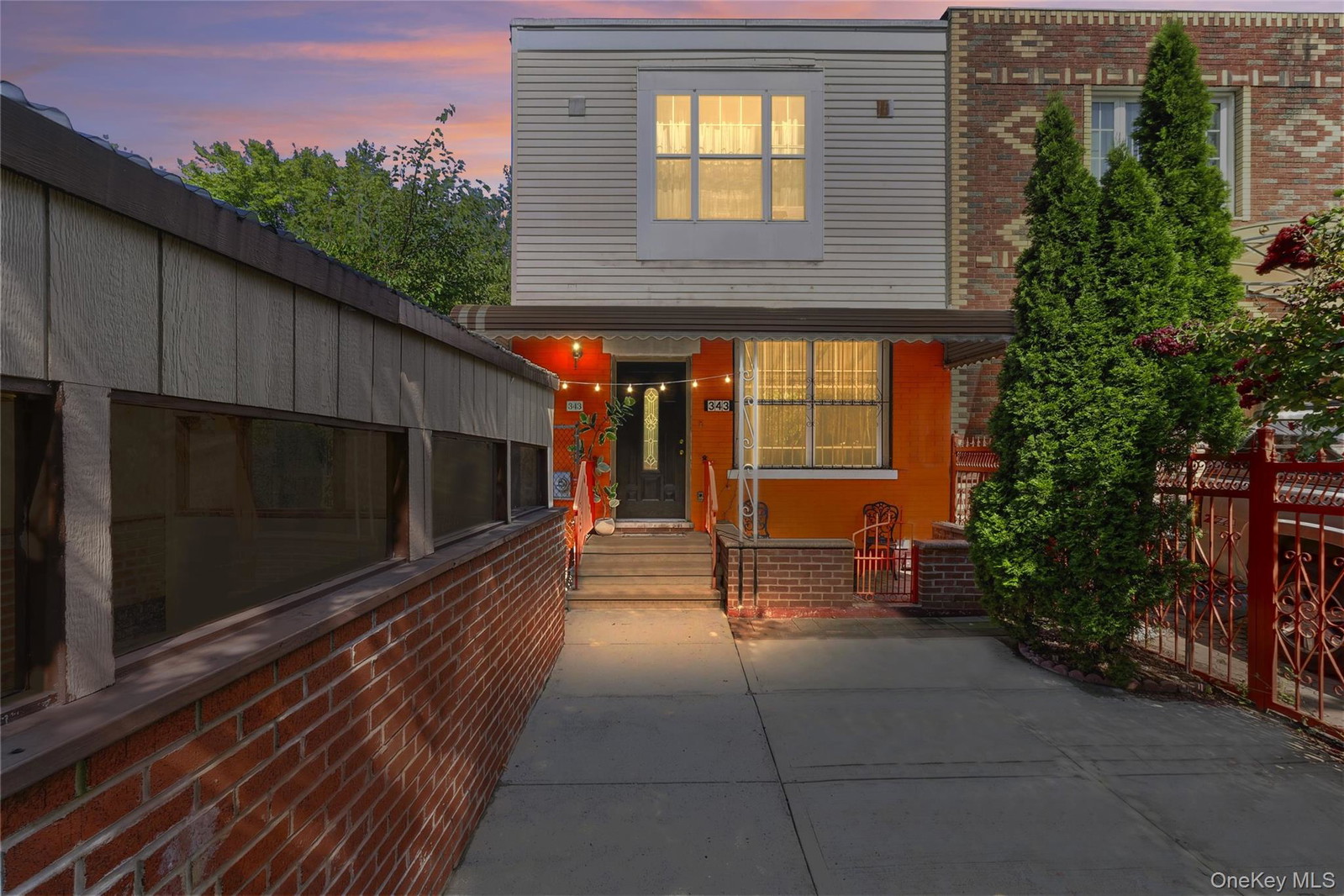 343 Hinsdale St