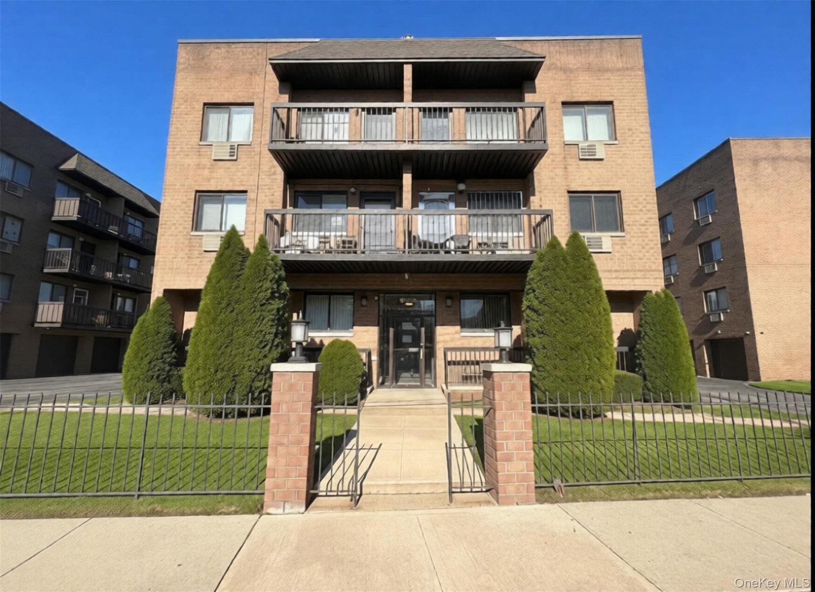 9711 N Conduit Ave Unit 2C