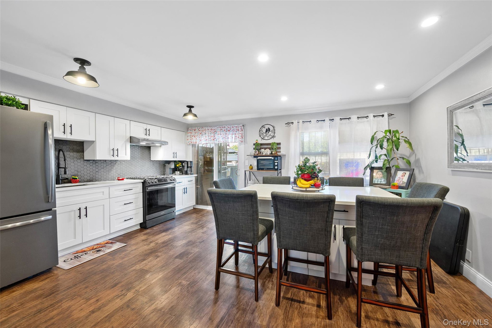 6991 Caldwell Ave