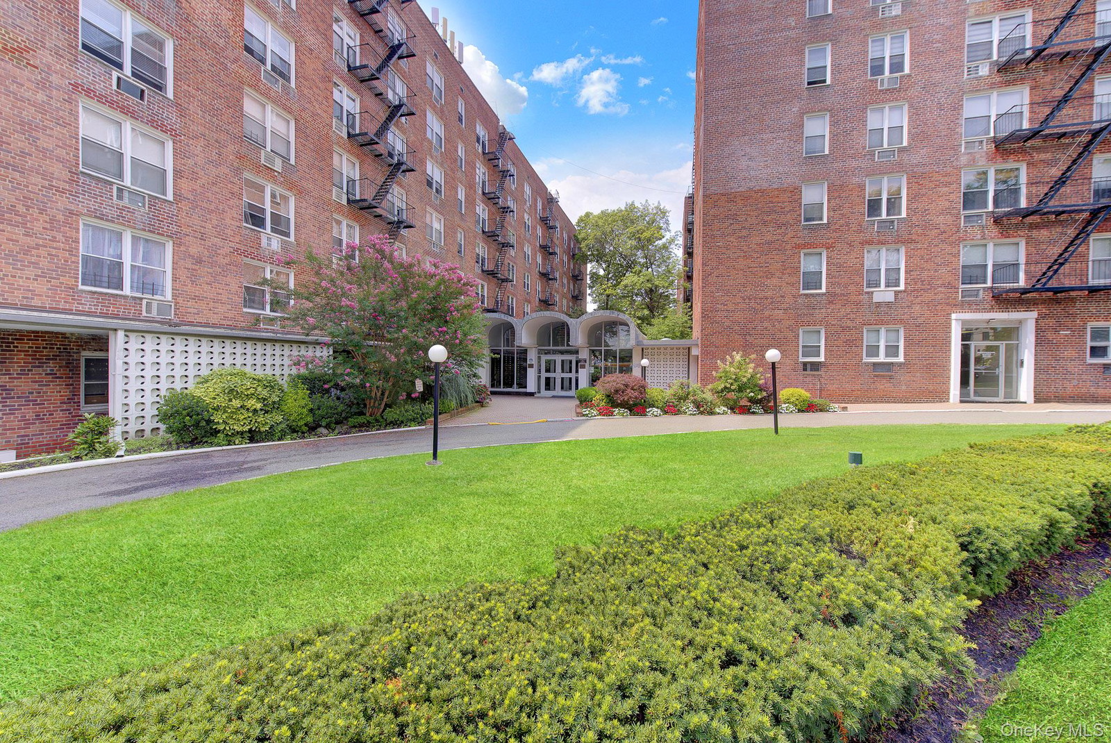 5440 Little Neck Pkwy Unit 6G