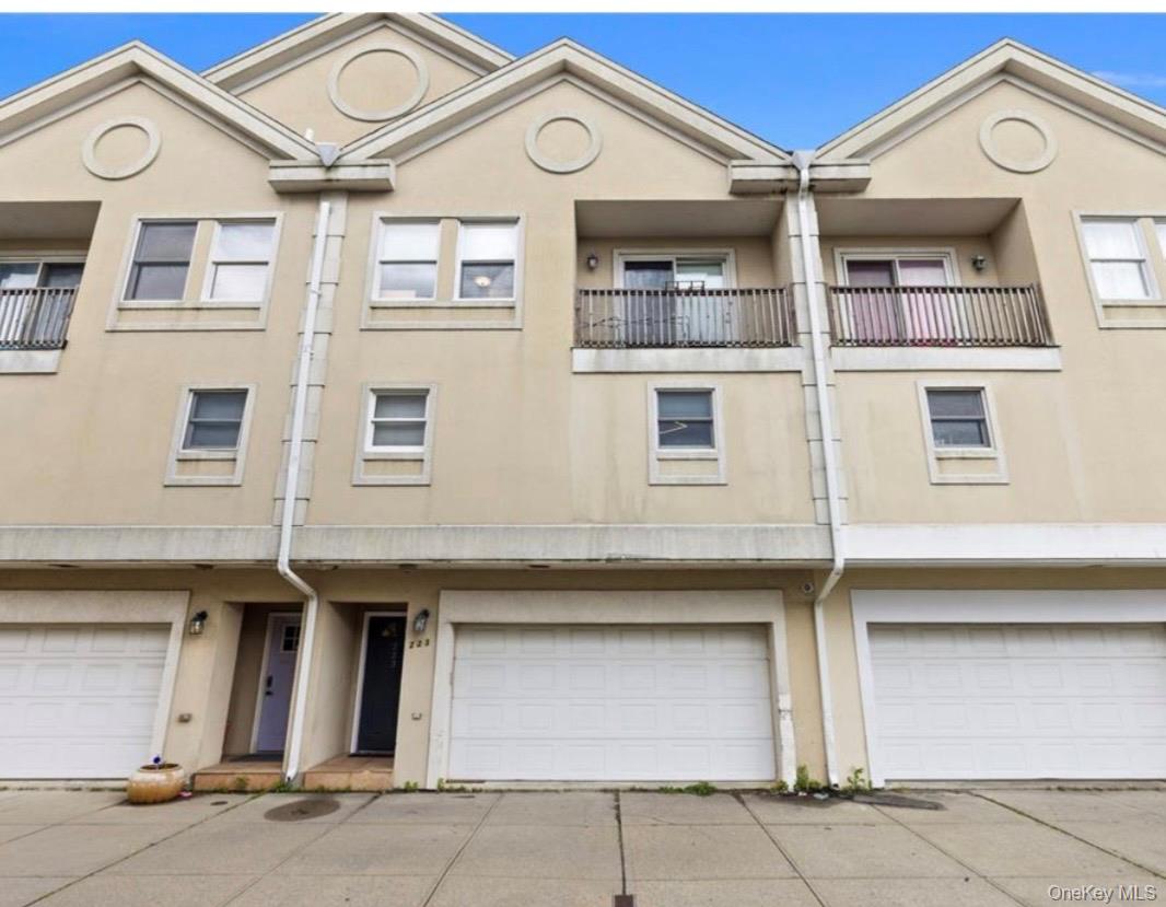 223 Beach 3rd St