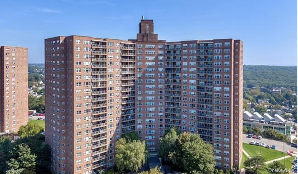 5800 Arlington Ave Unit 16L
