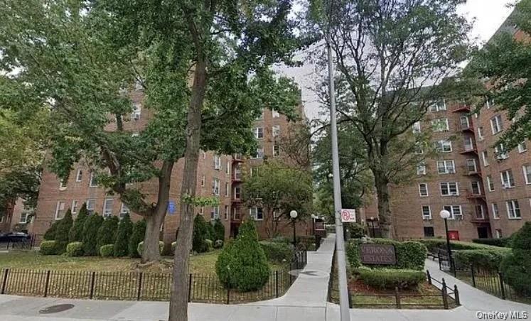 6535 Yellowstone Blvd Unit 5E