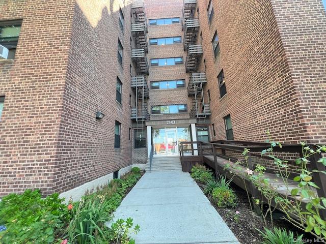 7303 Bell Blvd Unit 5M