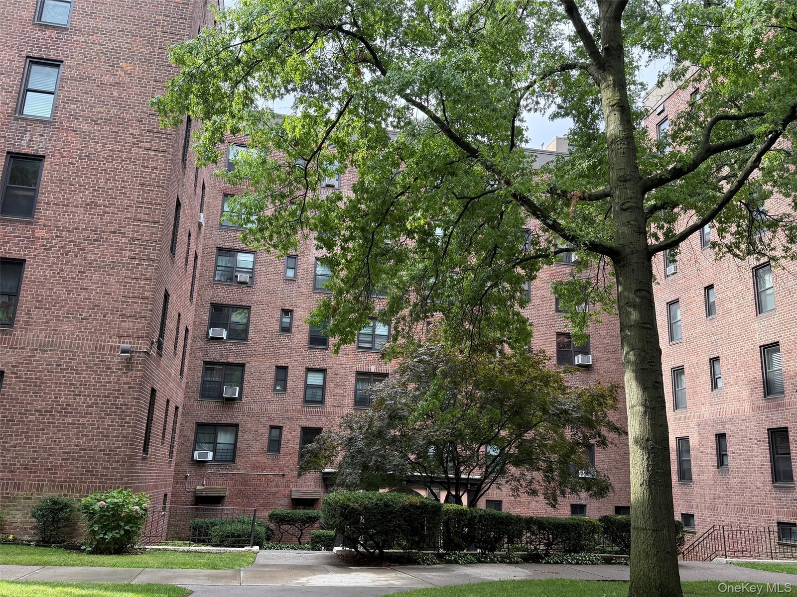 8385 Woodhaven Blvd Unit 4F
