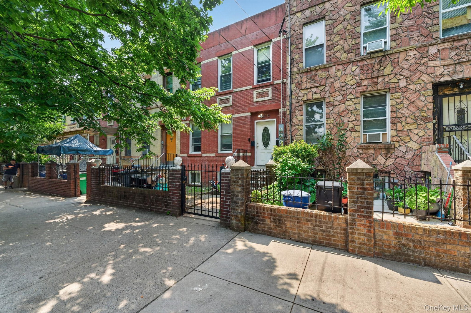 416 Van Siclen Ave
