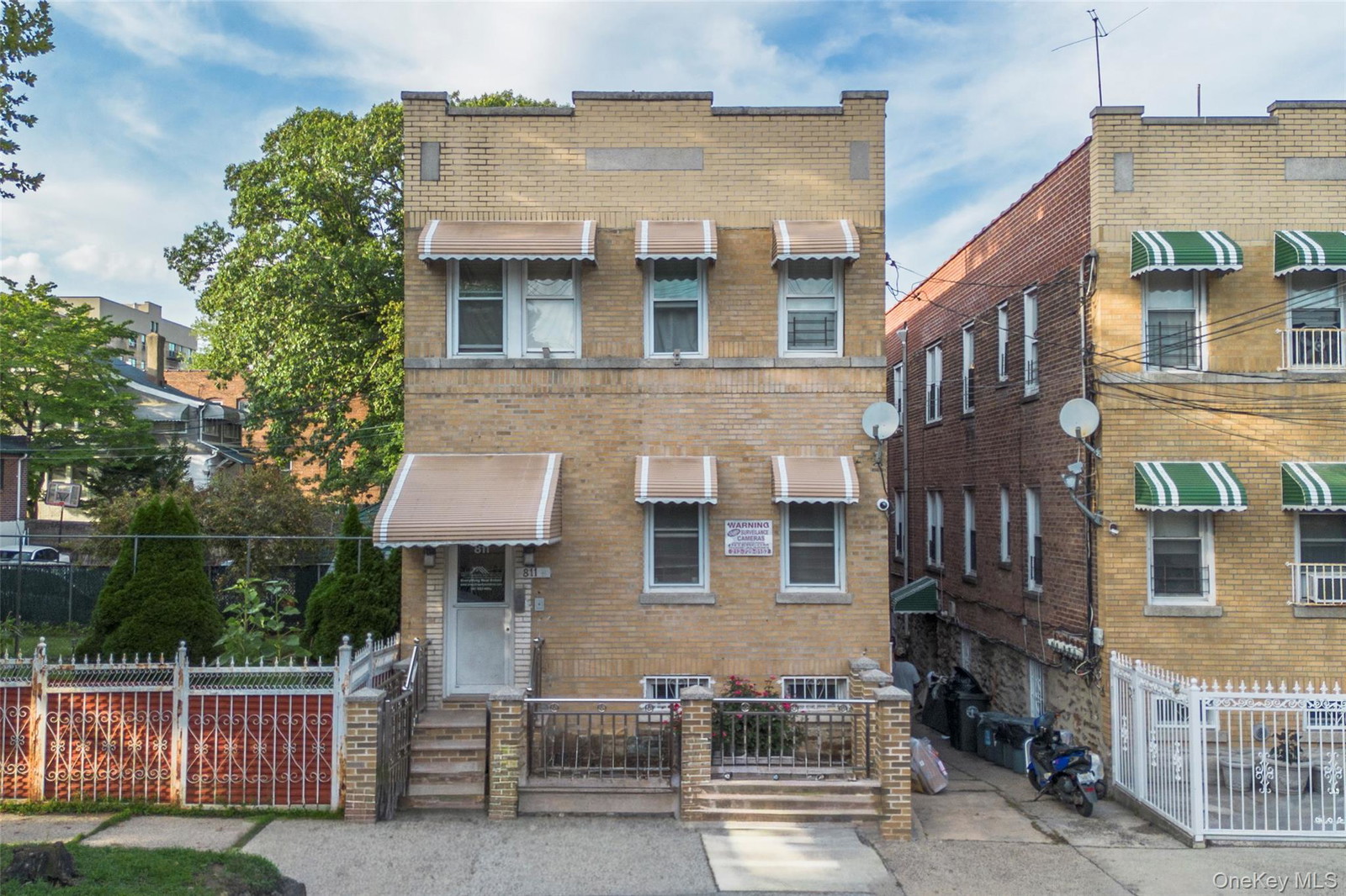 811 Penfield St