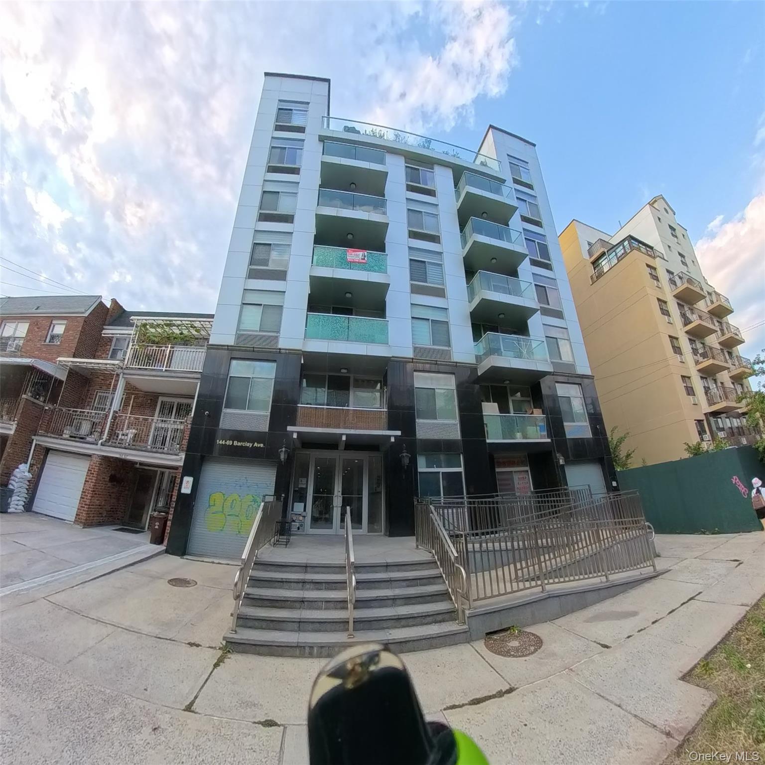14469 Barclay Ave Unit 3C