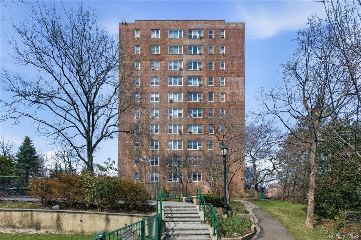 80 Knolls Cres Unit 6B