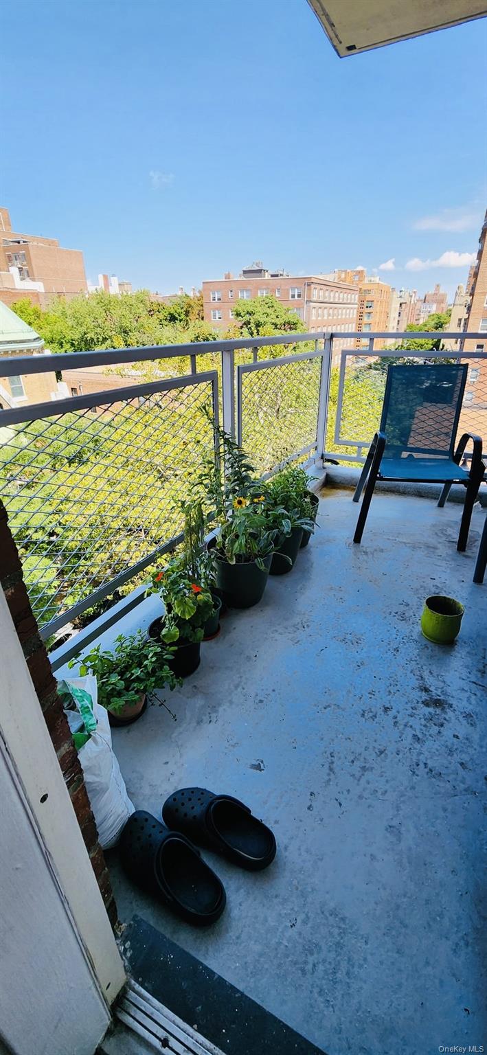 89-15 Parsons Boulevard Unit 7N
