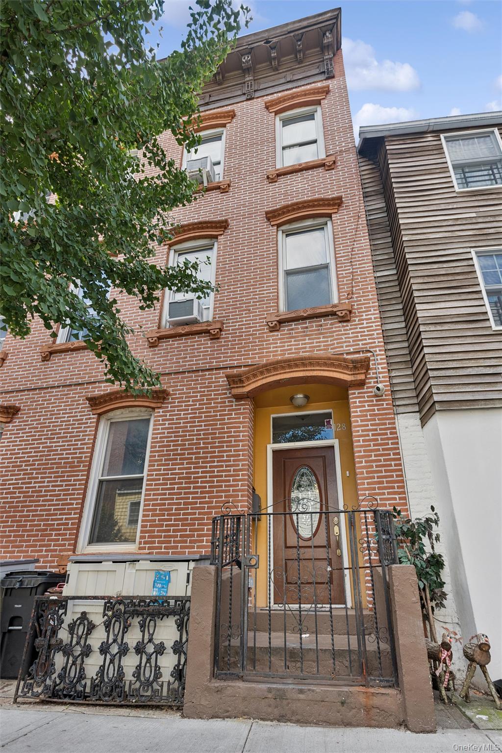 128 N 1st St