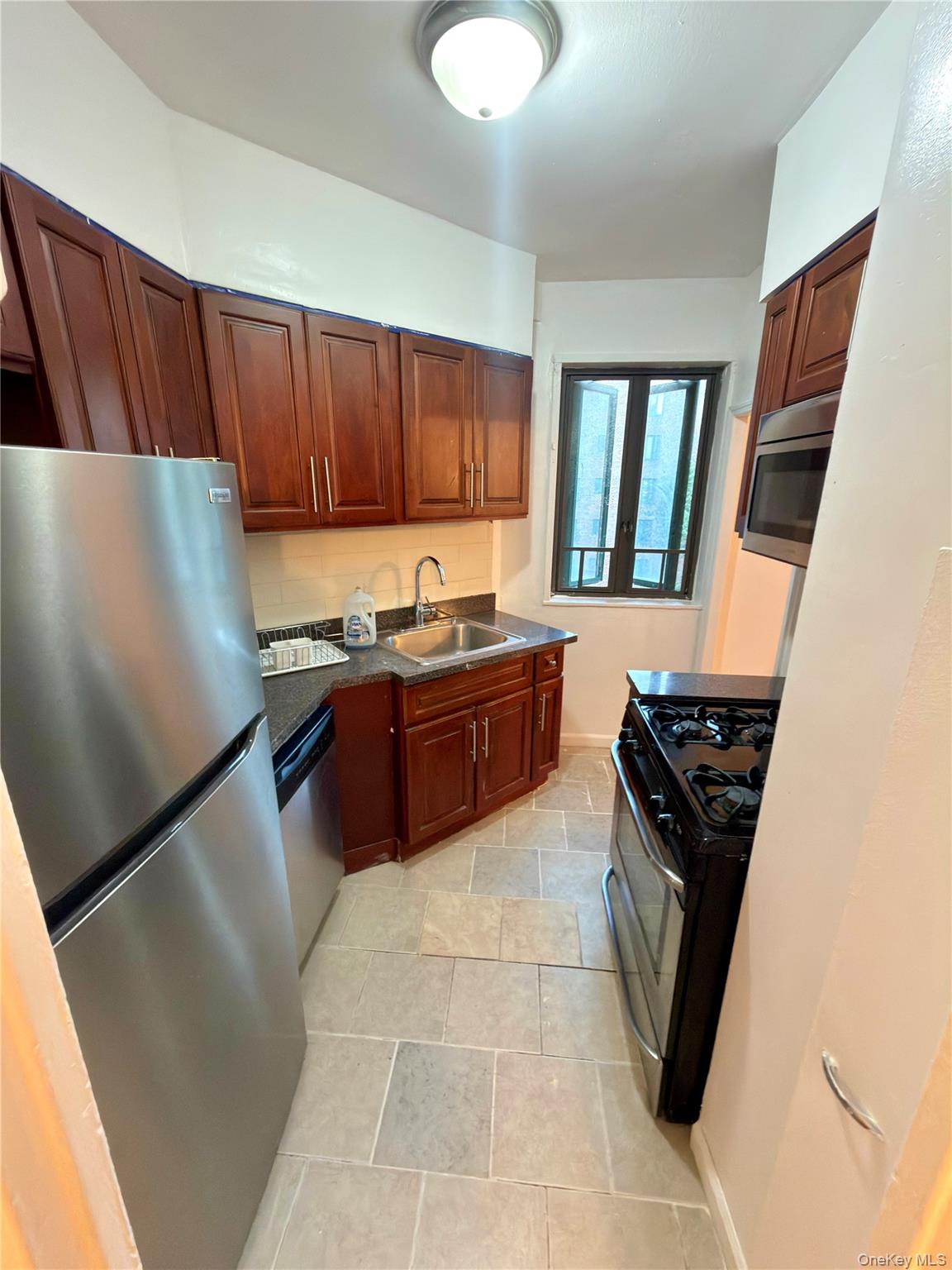 1591 Metropolitan Ave Unit 5C