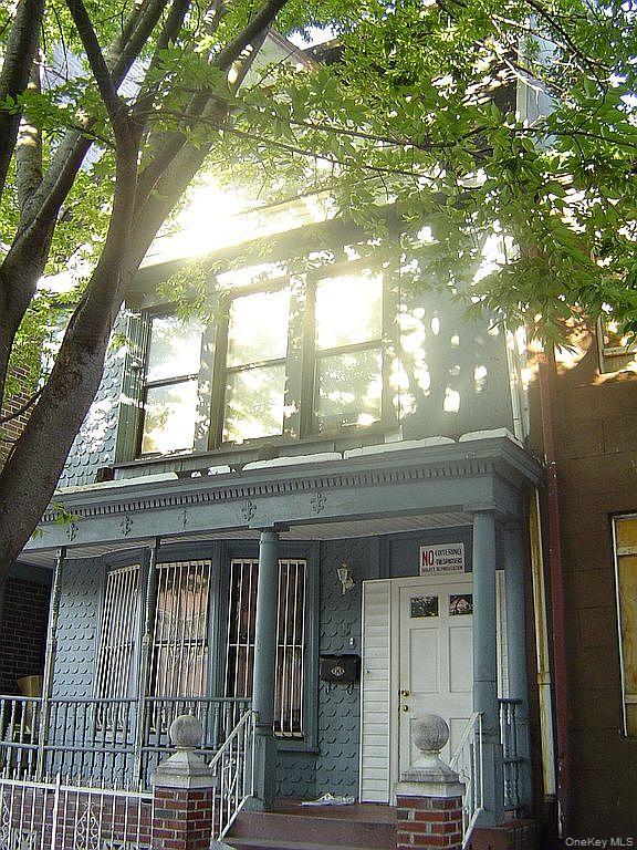 15 Irving Pl