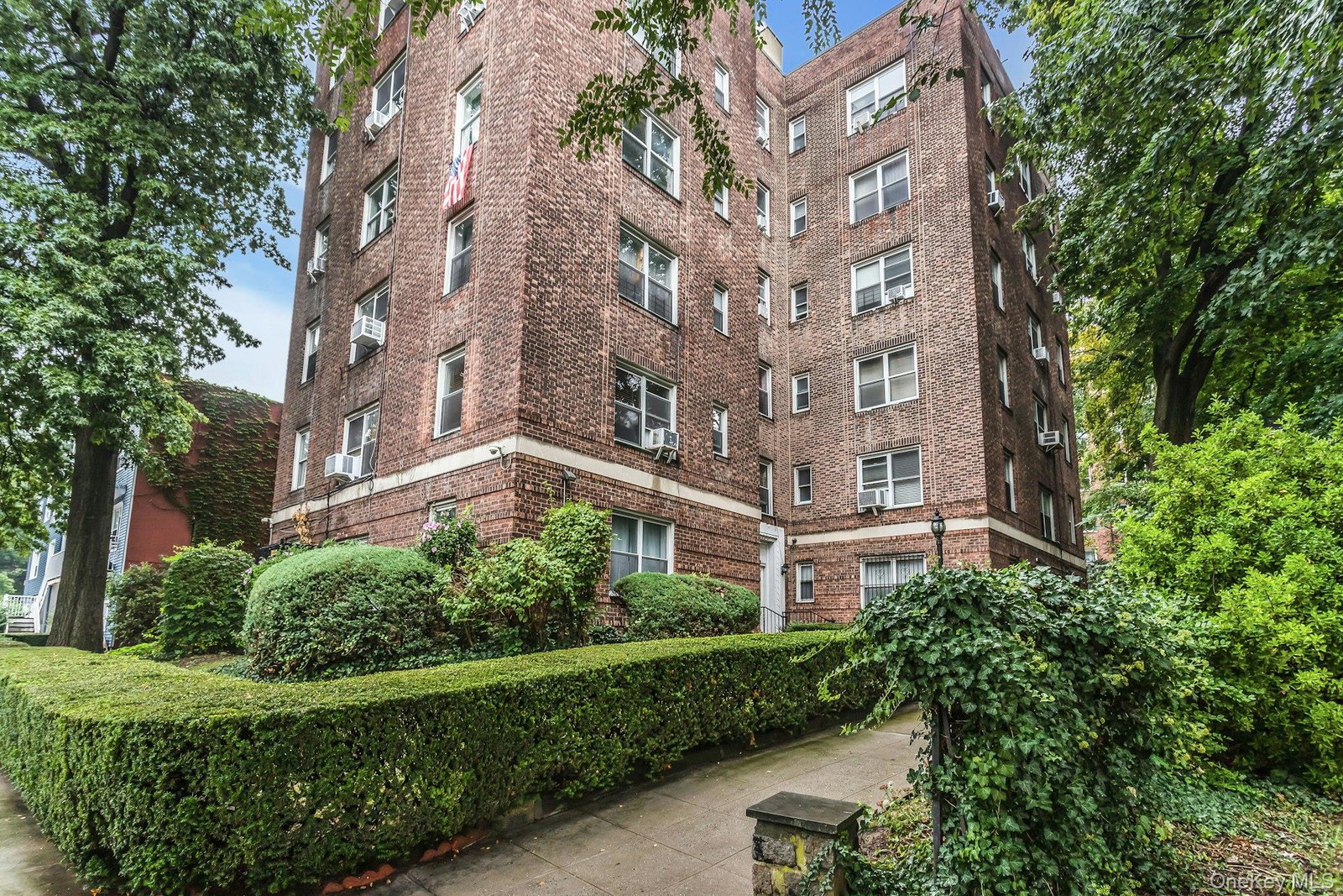 2600 Henry Hudson Parkway E Unit 1D
