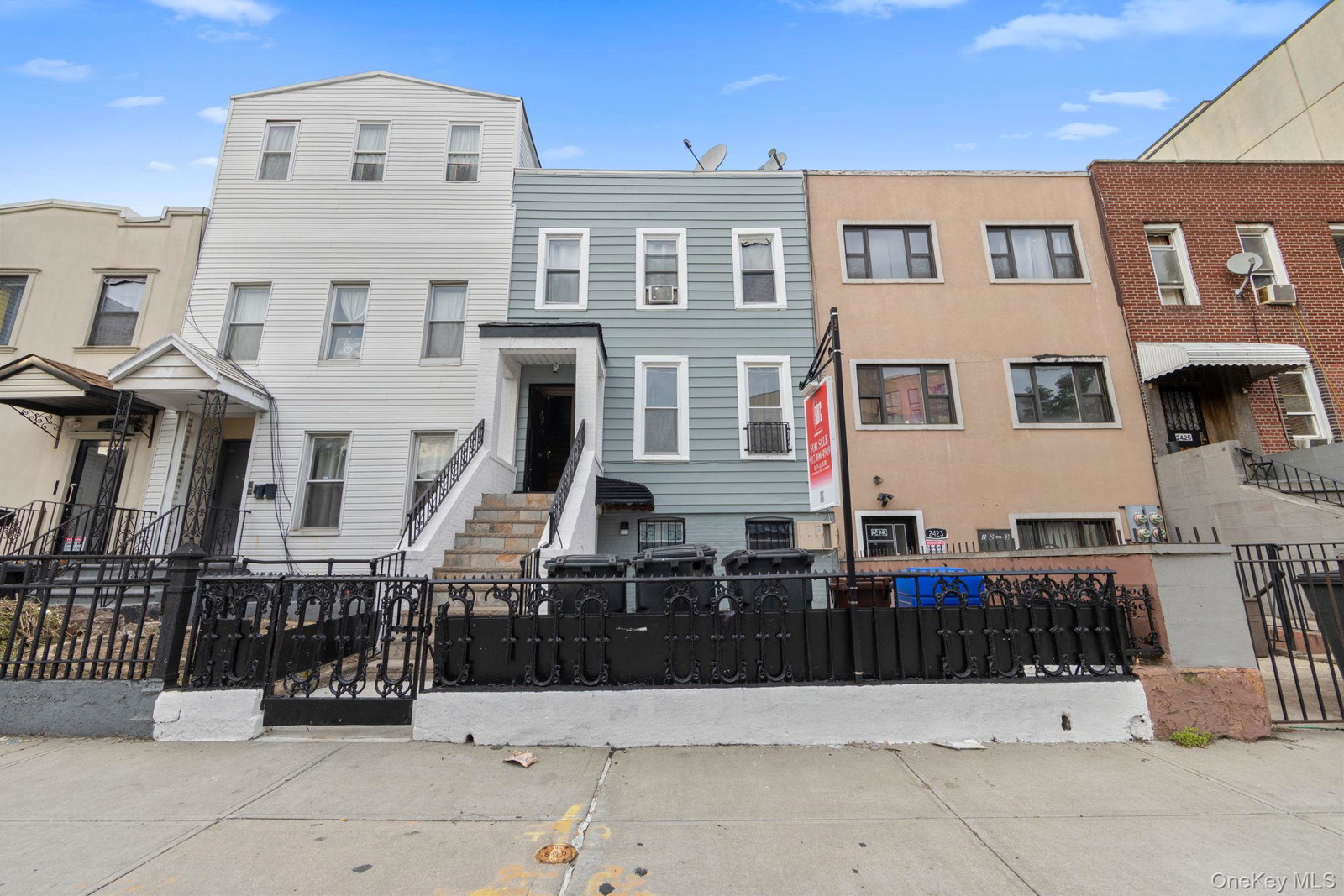 2421 Dean St