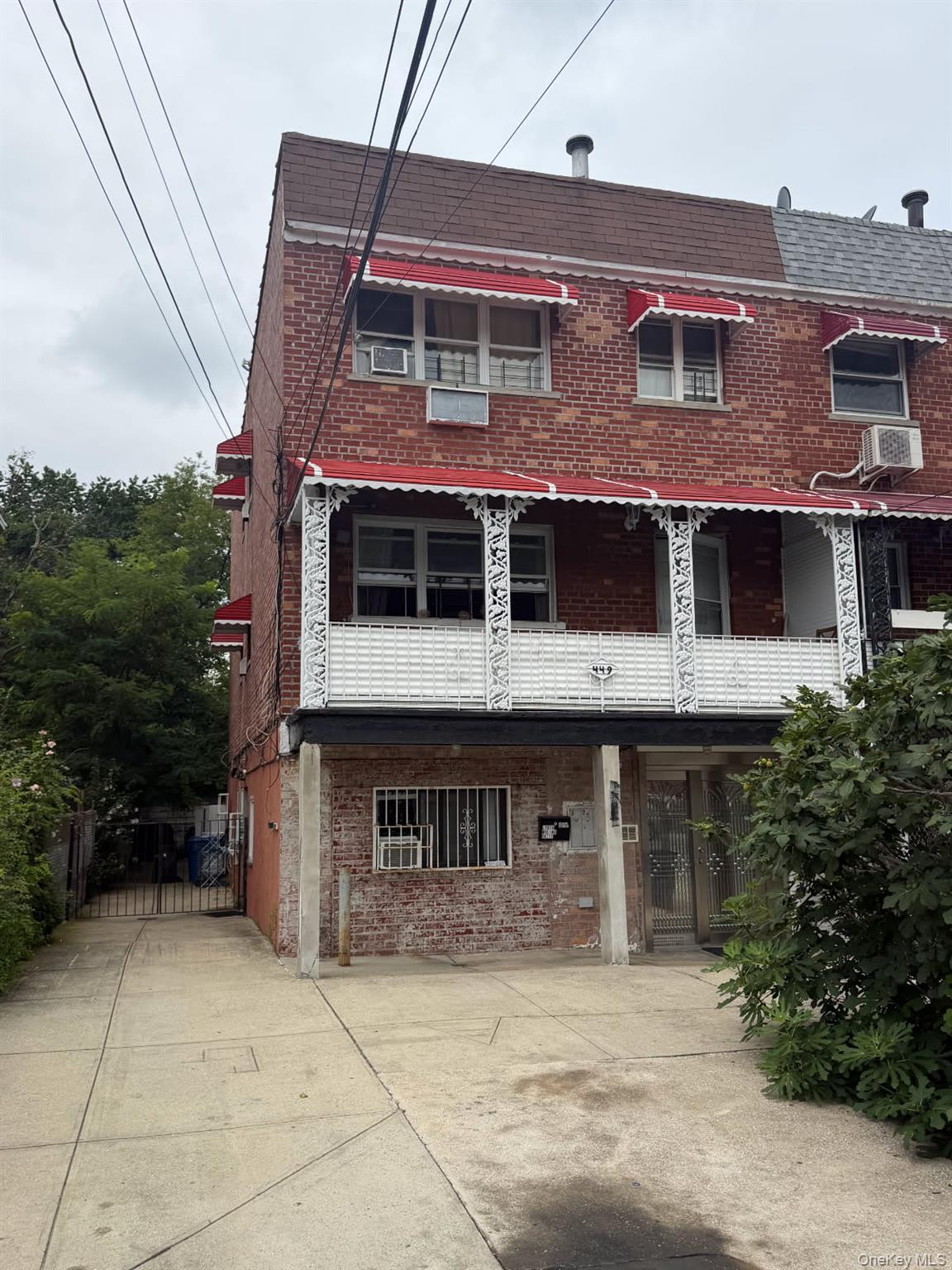 449 Castle Hill Ave