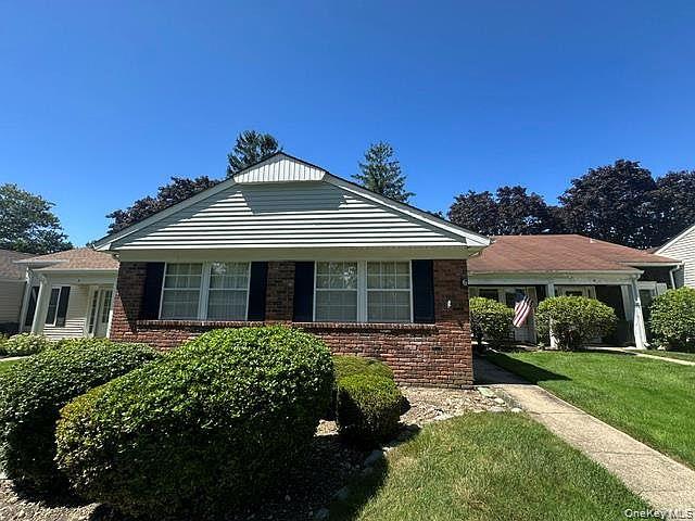 6 Cobblestone Way