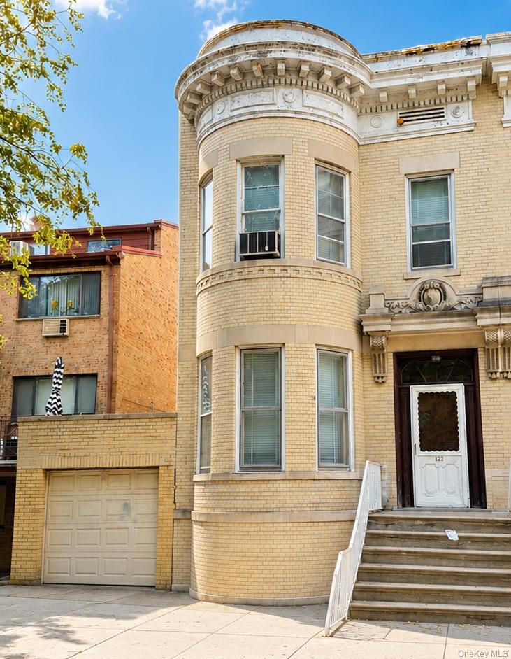 121 Bay 20th St