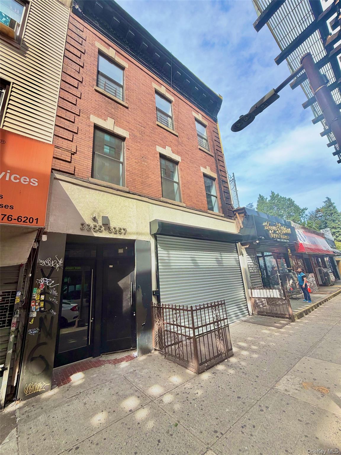 3255 Fulton St