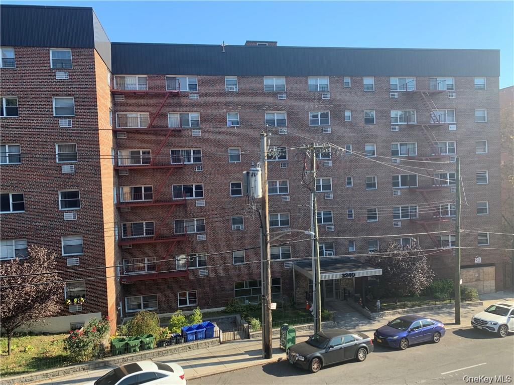 3240 Riverdale Ave Unit 3J