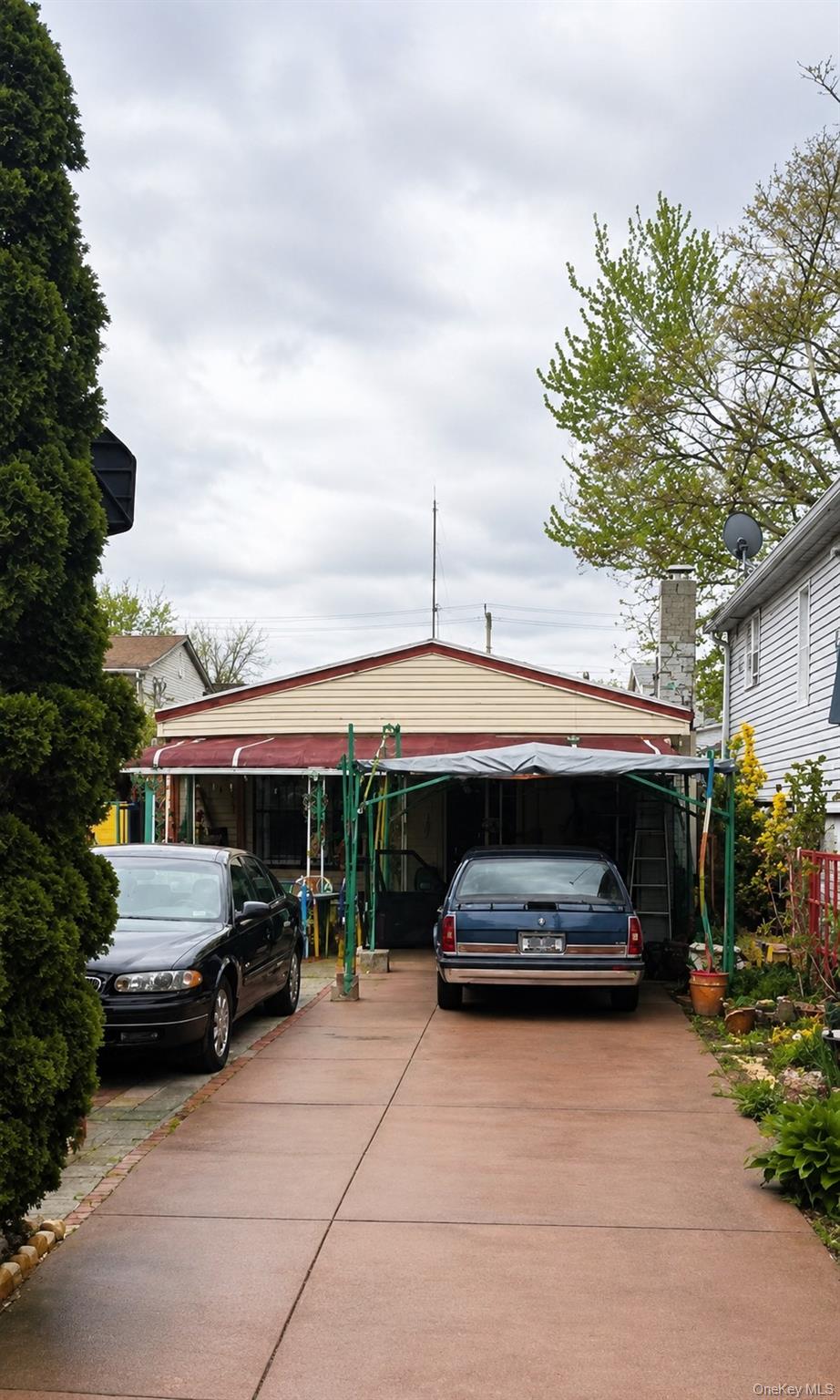 227 Stephens Ave