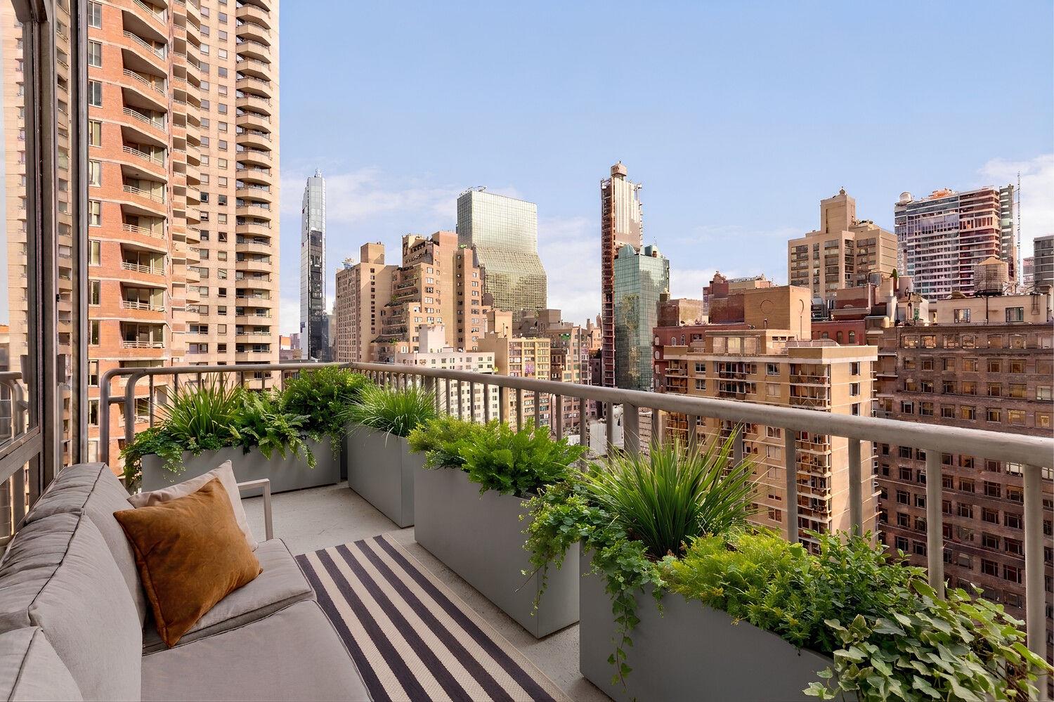 216 E 47th Street Unit 22B