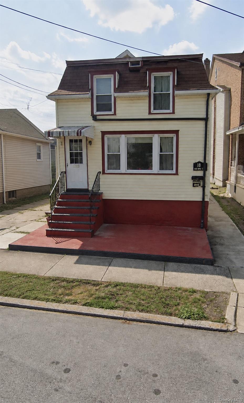 18 Van Riper St