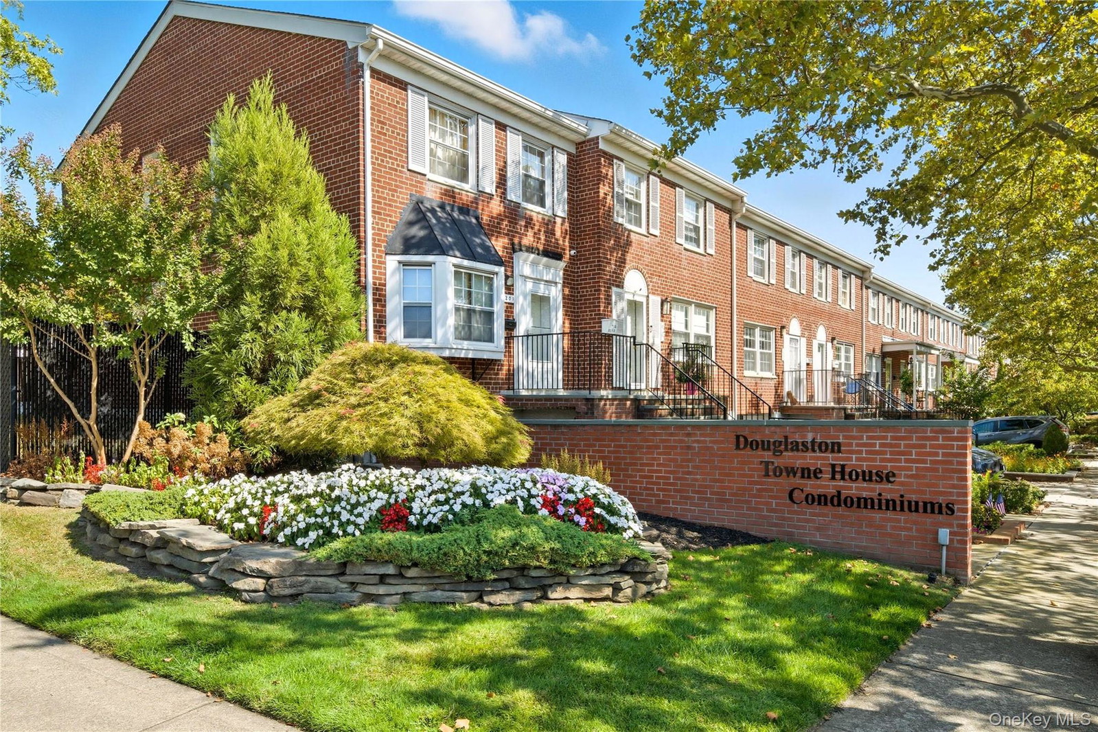 6231 Douglaston Pkwy Unit 15