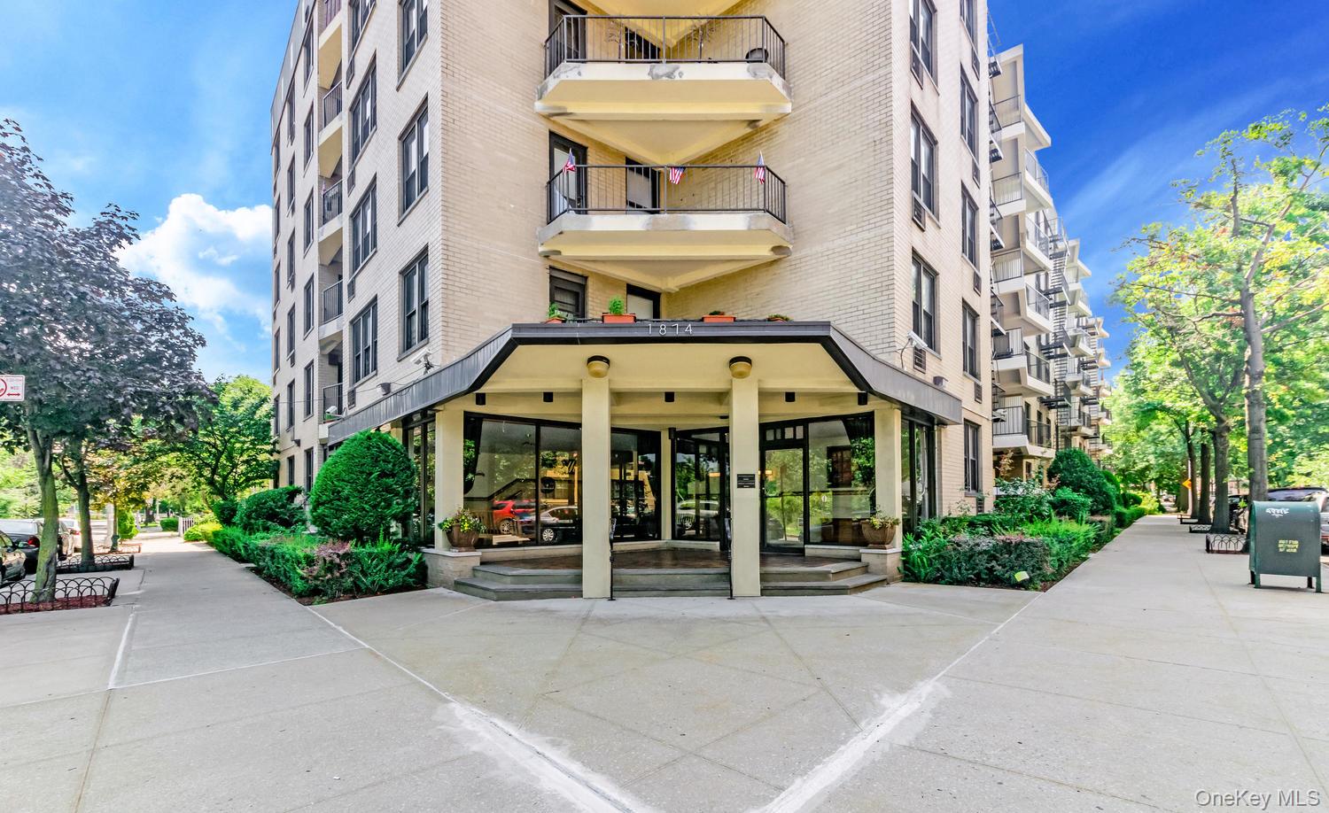 1874 Pelham Pkwy S Unit 2P