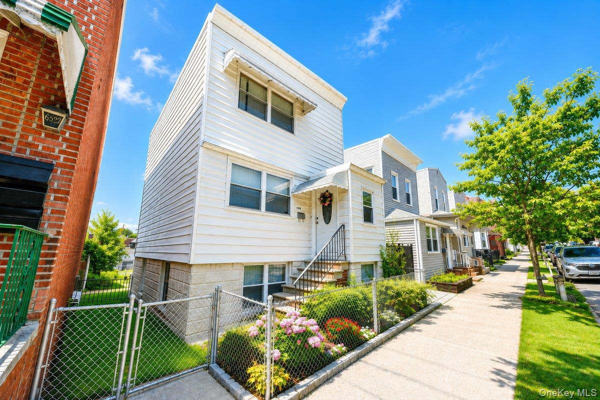 1921 Edison Ave